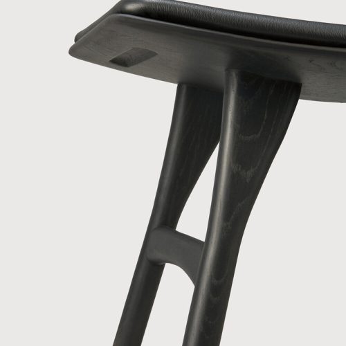 product_wf_53048_Osso_dining_stool_varnished_oak_black_black_leather_det02_web