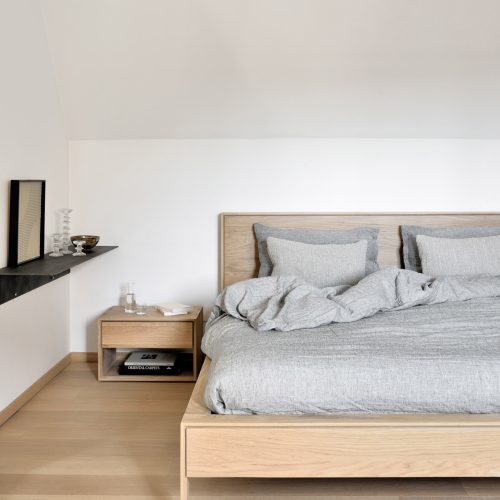 51215_Oak_NordicII_bed_51175_Oak_NordicII_bedside_table_21052_Oat_Nomad_cushion_WEB