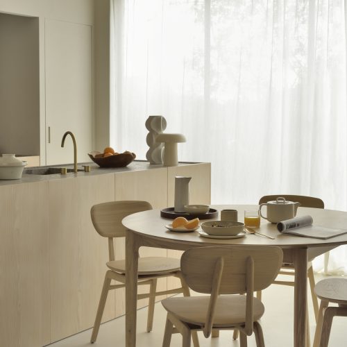 51527_Oak_Bok_round_extendable_dining_table_50664_Oak_Pebble_chair_2_WEB