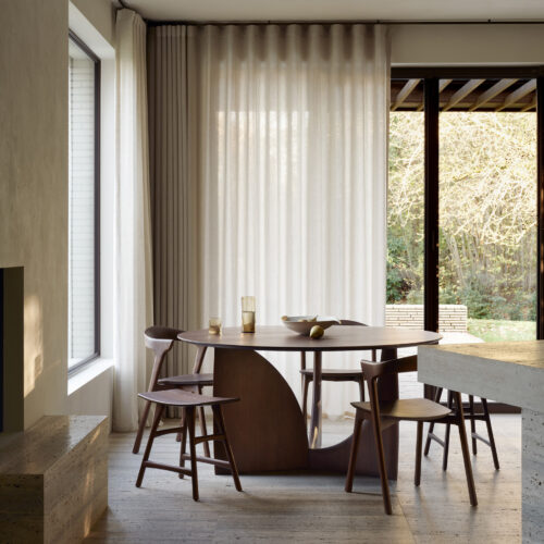 10513_Geometric_dining_table_varnished_teak_brown_10177_Osso_stool_varnished_teak_10686_Bok_dining_chair_varnished_teak_brown_2_web